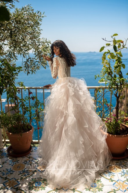 https://amore-novias.com/images/stories/virtuemart/product/TA020       (3).jpg